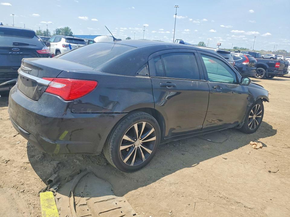 Продаж на аукціоні авто 2014 Chrysler 200, vin: 1C3CCBBGXEN132188, номер лоту: 61642356