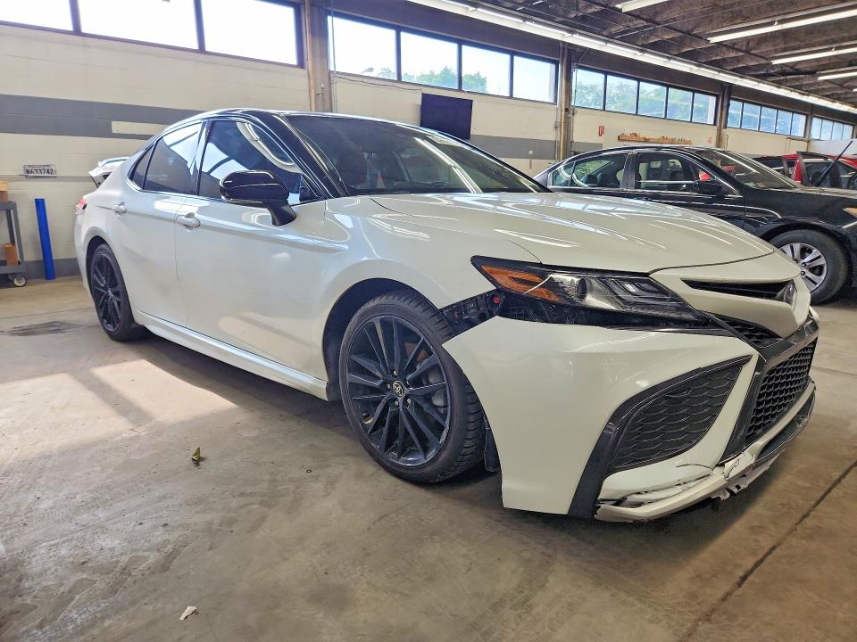 59811106 :رقم المزاد ، 4T1K31AK6RU068732 vin ، 2024 Toyota Camry Hybrid مزاد بيع