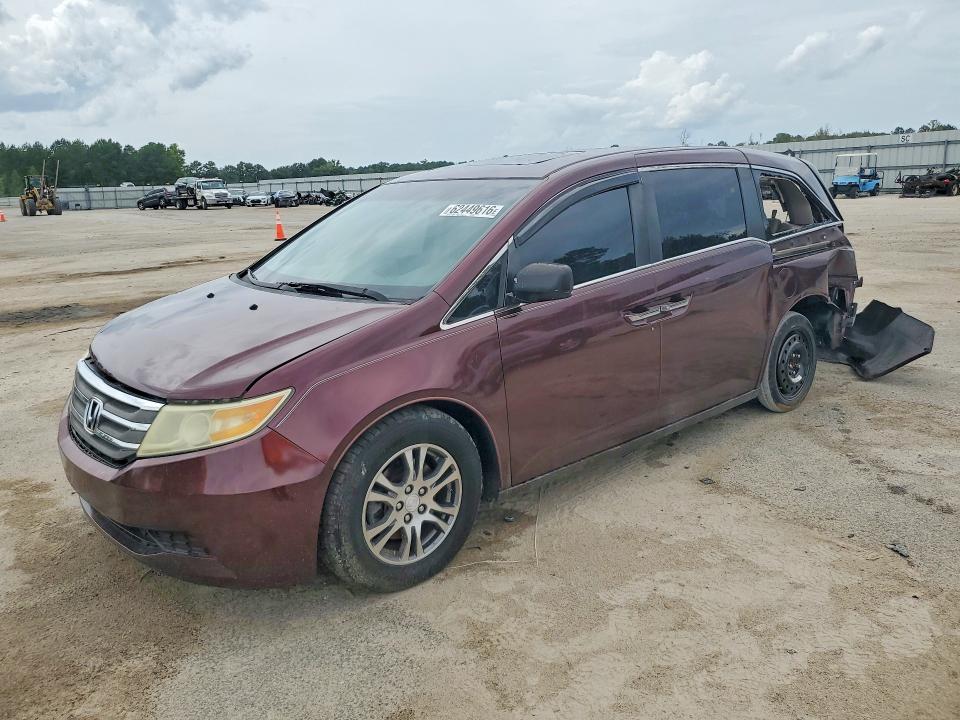 62449616 :رقم المزاد ، 5FNRL5H67BB091700 vin ، 2011 Honda Odyssey مزاد بيع