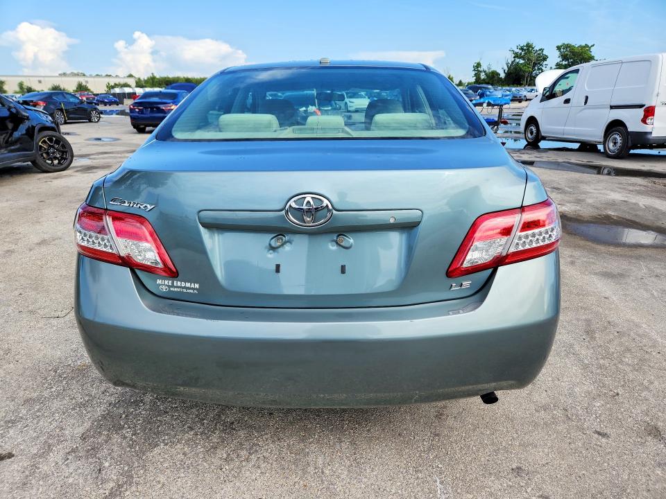 60000646 :رقم المزاد ، 4T1BF3EK8AU571101 vin ، 2010 Toyota Camry مزاد بيع