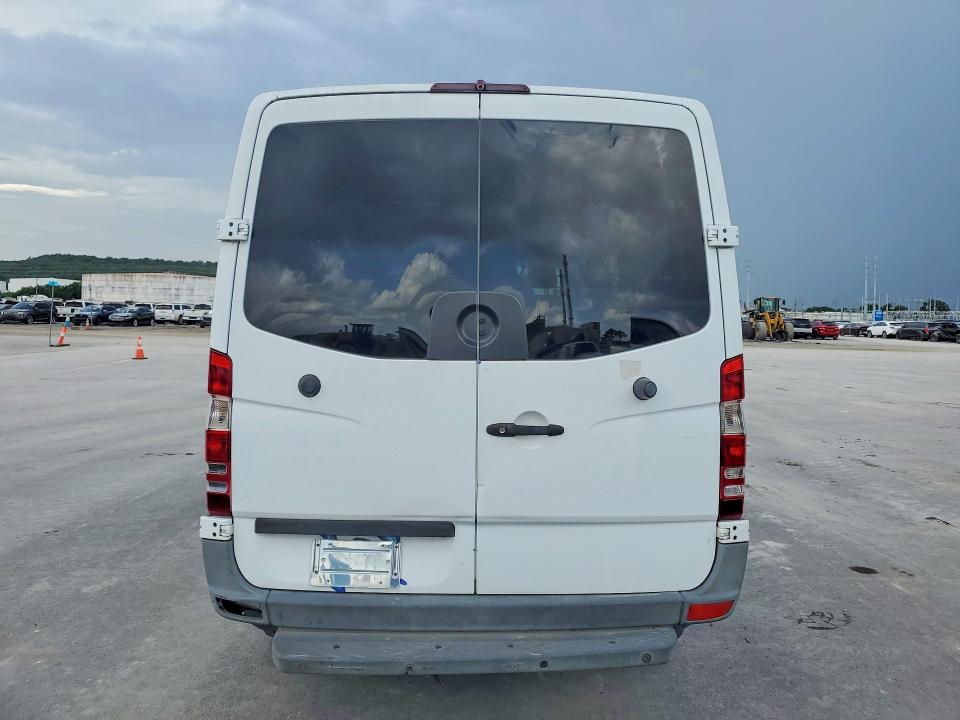 61299296 :رقم المزاد ، WD3PE7CC8C5701059 vin ، 2012 Mercedes-benz Sprinter مزاد بيع