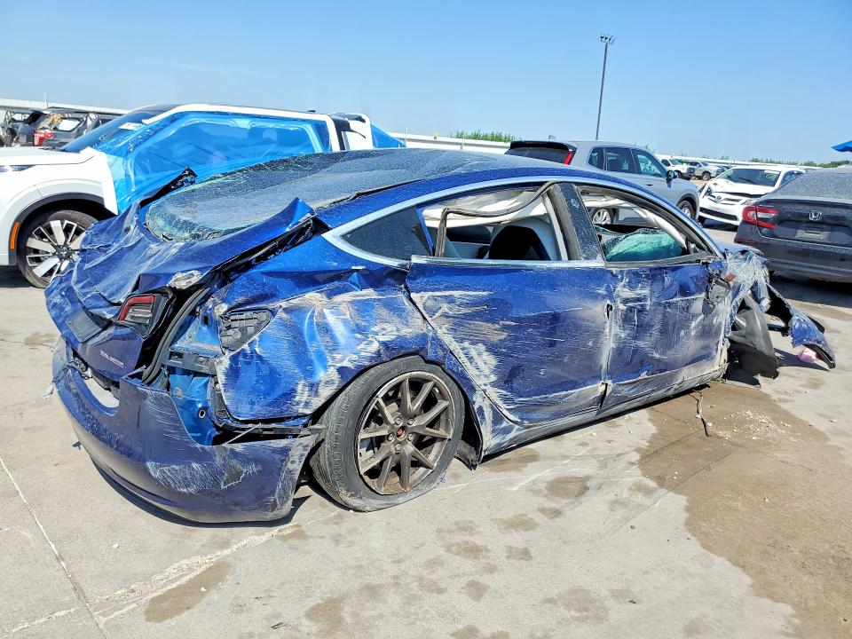 59383086 :رقم المزاد ، 5YJ3E1EBXKF437121 vin ، 2019 Tesla Model 3 مزاد بيع