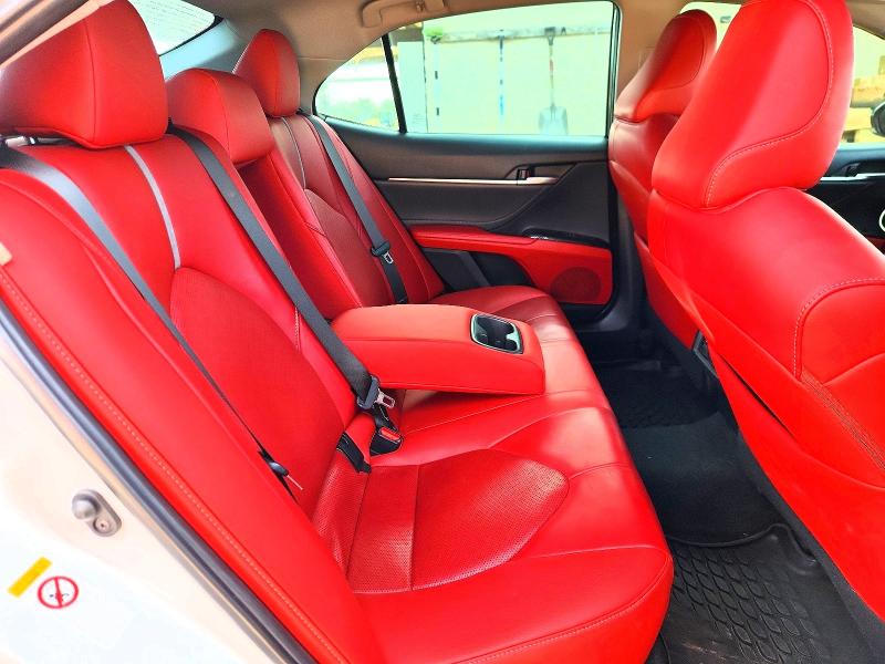 61606366 :رقم المزاد ، 4T1B61HK7JU128826 vin ، 2018 Toyota Camry مزاد بيع