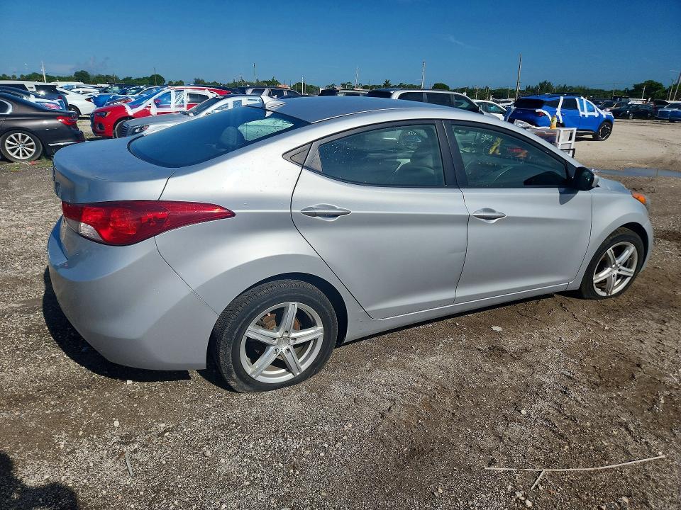2013 Hyundai Elantra მანქანა იყიდება აუქციონზე, vin: 5NPDH4AE5DH442955, აუქციონის ნომერი: 59821826