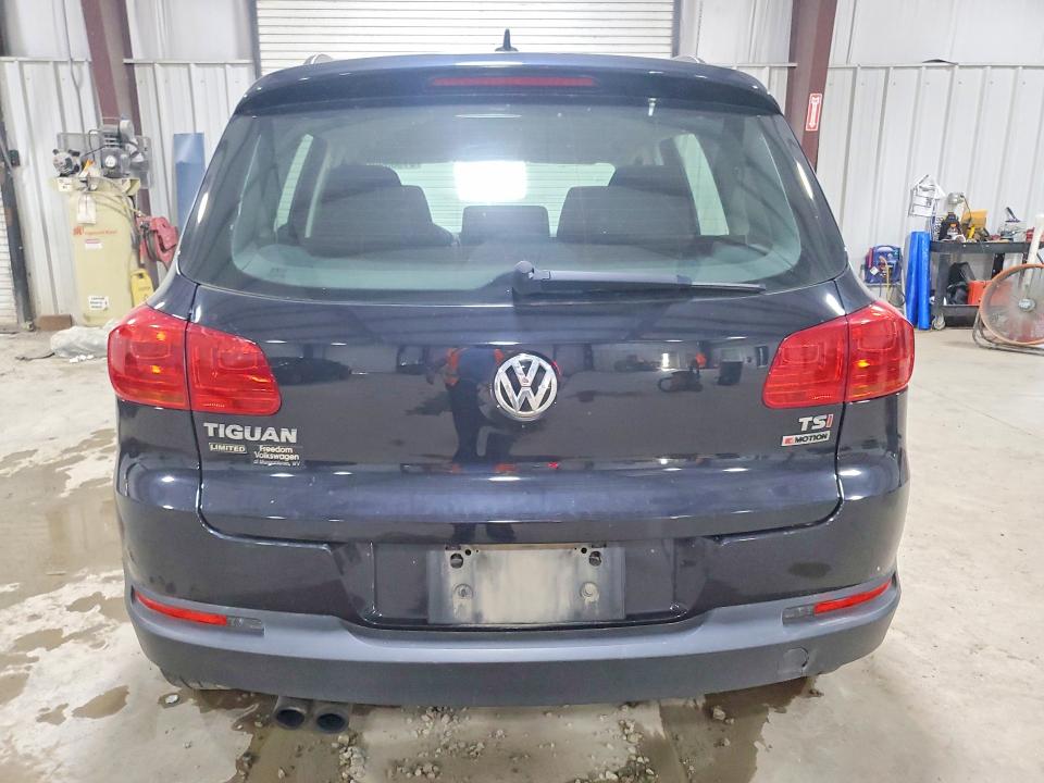 61885996 :رقم المزاد ، WVGBV7AX5HK051262 vin ، 2017 Volkswagen Tiguan مزاد بيع