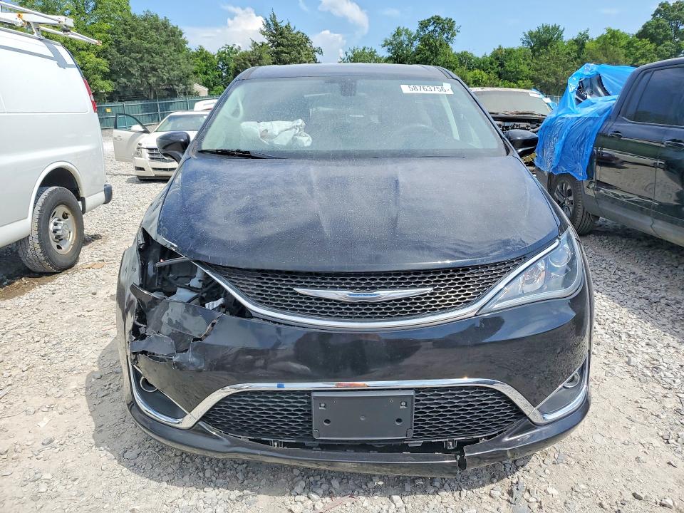 58763756 :رقم المزاد ، 2C4RC1FG4JR125972 vin ، 2018 Chrysler Pacifica مزاد بيع