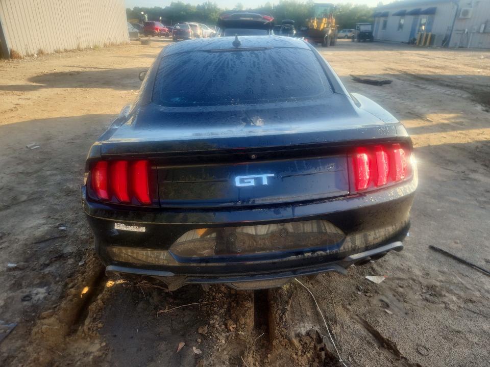 61318236 :رقم المزاد ، 1FA6P8CF3L5185114 vin ، 2020 Ford Mustang مزاد بيع