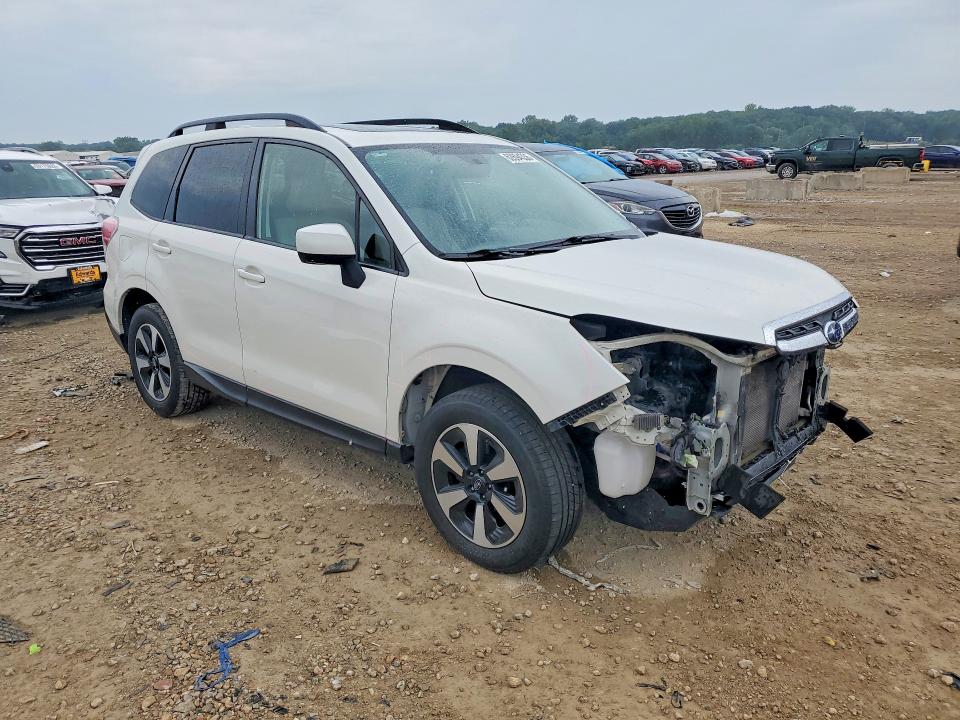 2017 Subaru Forester მანქანა იყიდება აუქციონზე, vin: JF2SJAGC6HH546960, აუქციონის ნომერი: 62694336