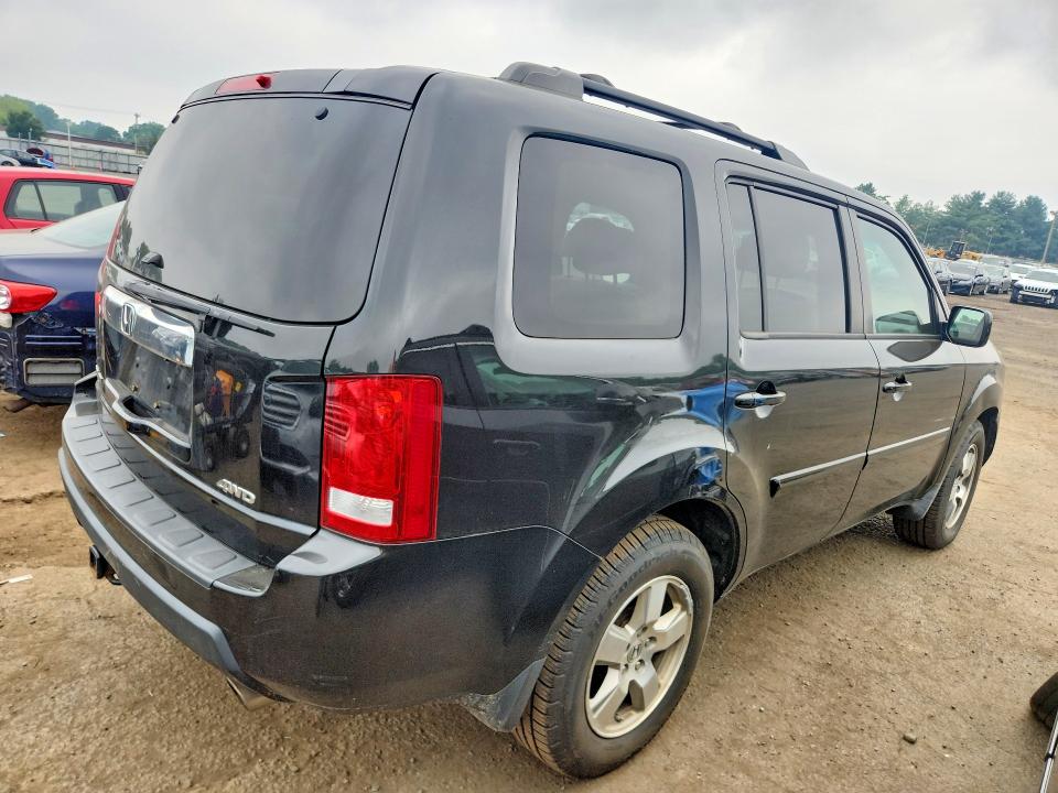 60676096 :رقم المزاد ، 5FNYF4H44BB065549 vin ، 2011 Honda Pilot مزاد بيع