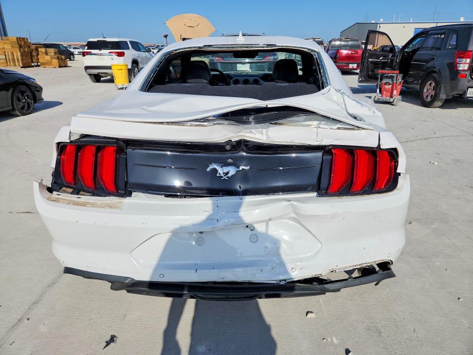 61698066 :رقم المزاد ، 1FA6P8TH9N5130607 vin ، 2022 Ford Mustang مزاد بيع