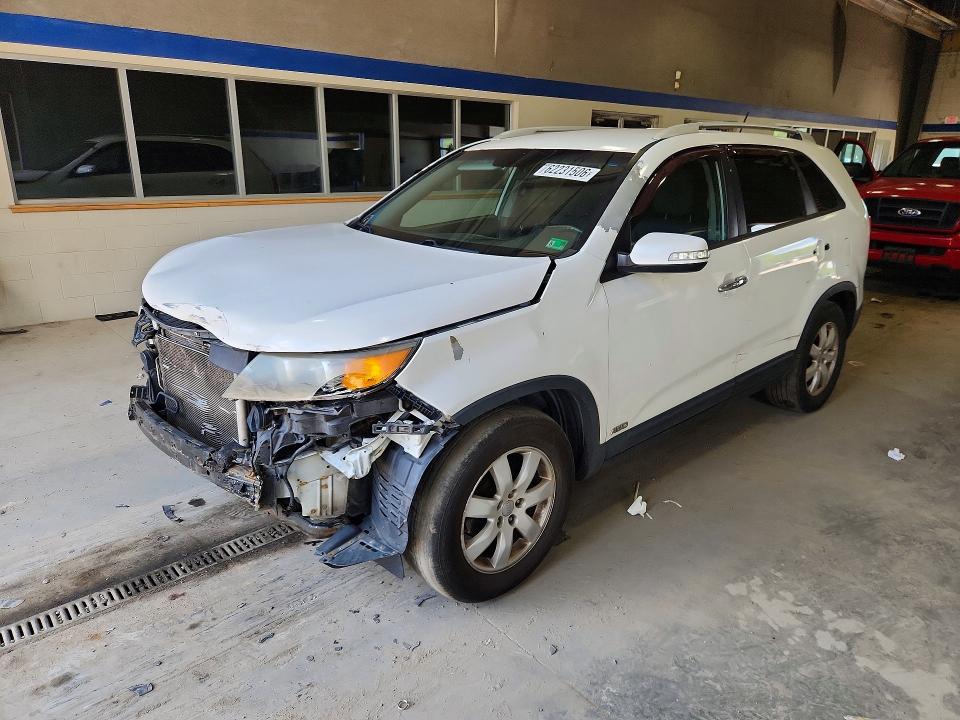 2013 Kia Sorento მანქანა იყიდება აუქციონზე, vin: 5XYKTDA2XDG352509, აუქციონის ნომერი: 62231506