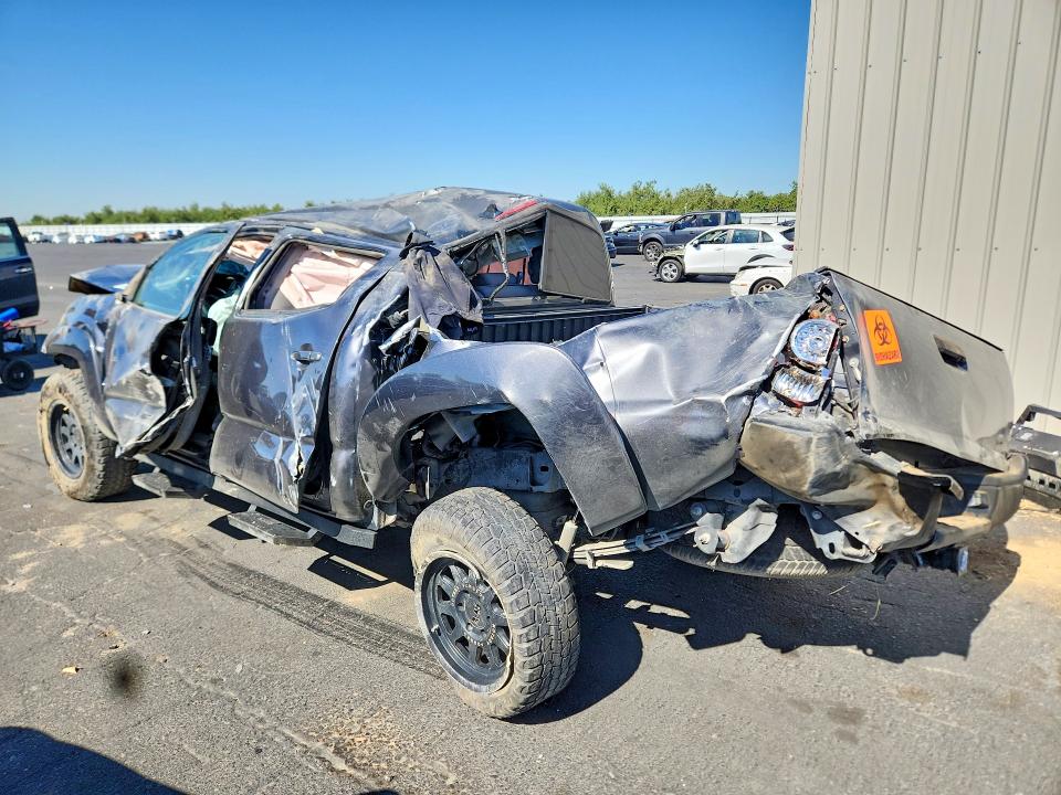 2015 Toyota Tacoma მანქანა იყიდება აუქციონზე, vin: 3TMJU4GN9FM192946, აუქციონის ნომერი: 60599096