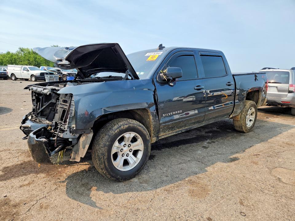 61076366 :رقم المزاد ، 3GCUKRECXJG226675 vin ، 2018 Chevrolet Silverado مزاد بيع