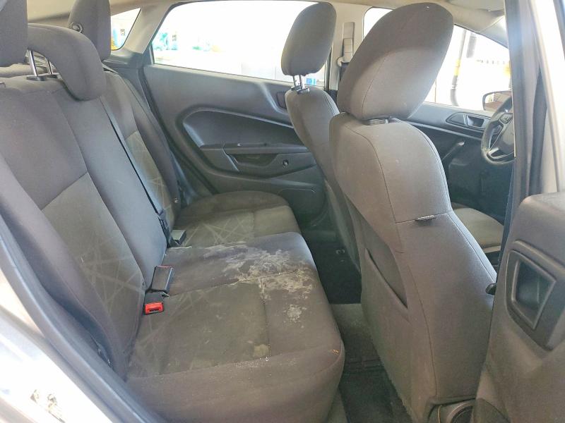 63186396 :رقم المزاد ، 3FADP4AJ5FM135580 vin ، 2015 Ford Fiesta مزاد بيع