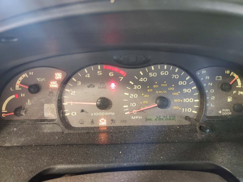 2002 Toyota Sequoia მანქანა იყიდება აუქციონზე, vin: 5TDBT48A82S116583, აუქციონის ნომერი: 61764566