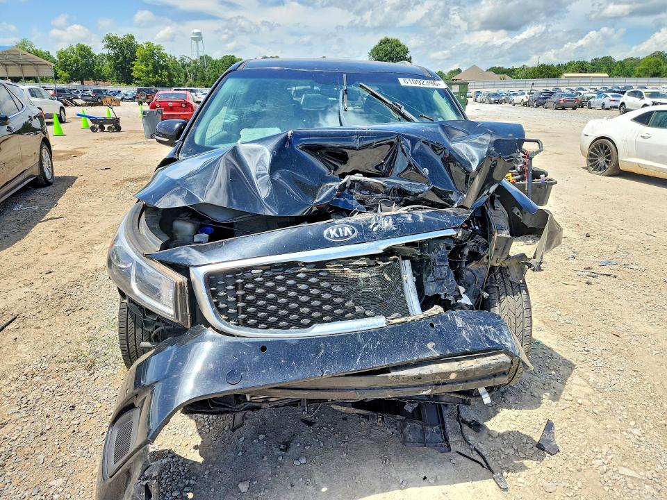 61092396 :رقم المزاد ، KNDMB5C11J6425383 vin ، 2018 Kia Sedona مزاد بيع