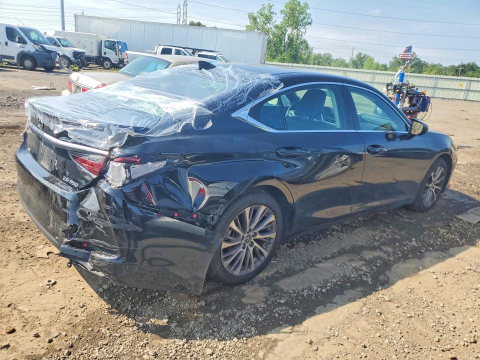 59635006 :رقم المزاد ، 58ADZ1B1XMU095706 vin ، 2021 Lexus Es 350 مزاد بيع