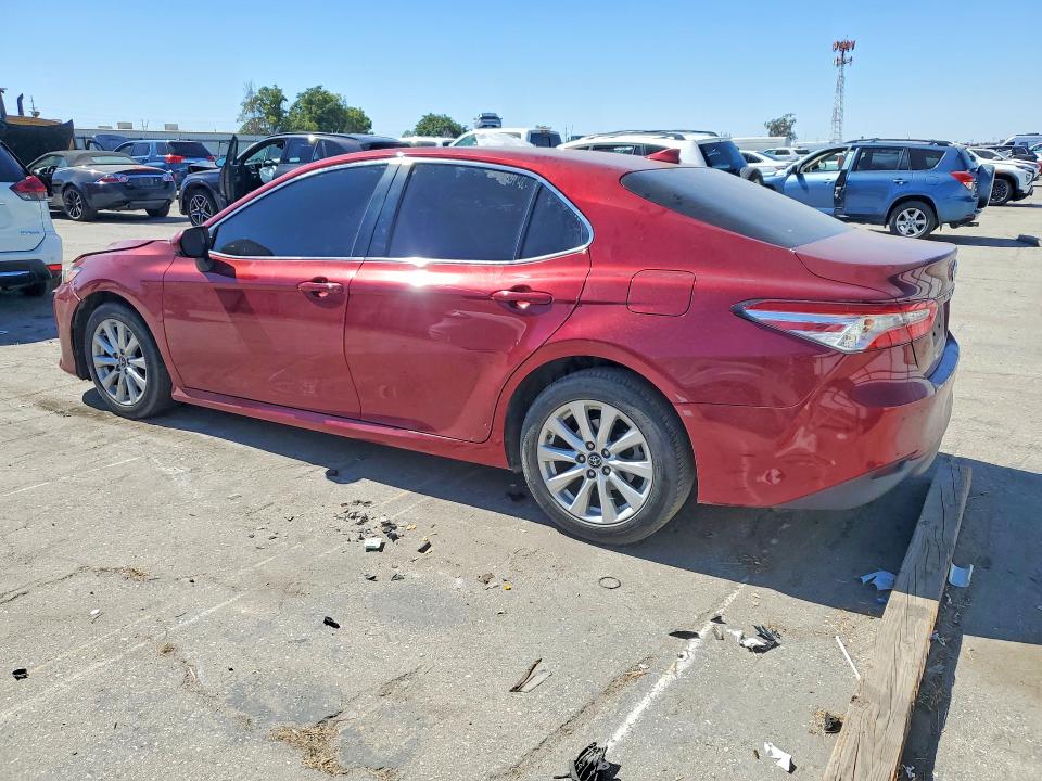 60532856 :رقم المزاد ، 4T1B11HK4KU735394 vin ، 2019 Toyota Camry مزاد بيع