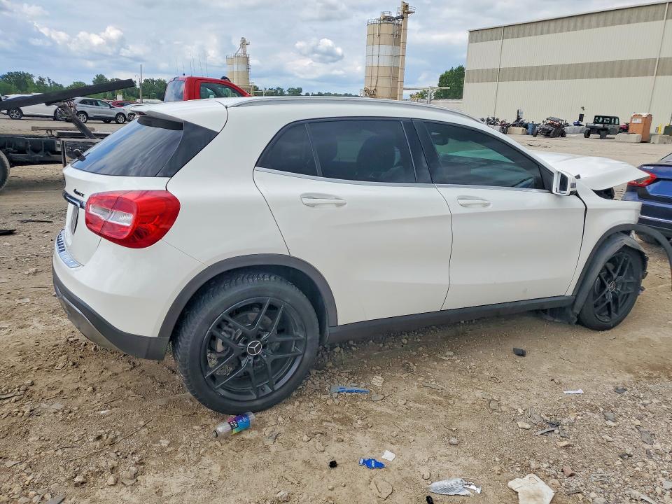 59398896 :رقم المزاد ، WDCTG4GB9JJ497997 vin ، 2018 Mercedes-benz Gla مزاد بيع