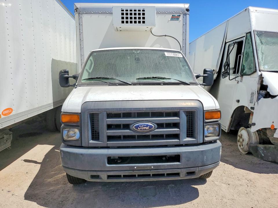 56681726 :رقم المزاد ، 1FDWE4FL6EDA55858 vin ، 2014 Ford Econoline مزاد بيع