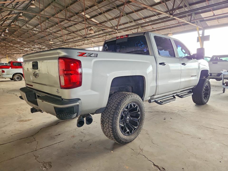 61871386 :رقم المزاد ، 3GCUKSEC8JG176074 vin ، 2018 Chevrolet Silverado مزاد بيع