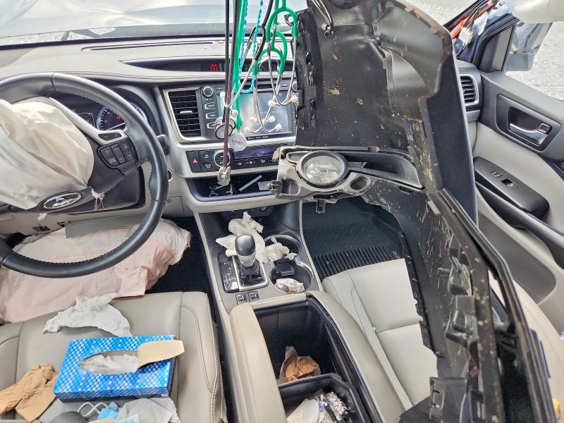 Продаж на аукціоні авто 2019 Toyota Highlander, vin: 5TDKZRFH4KS350795, номер лоту: 60039316