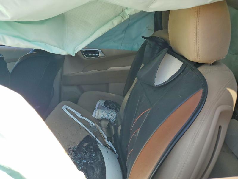 62442726 :رقم المزاد ، 5N1AR2MM3GC628951 vin ، 2016 Nissan Pathfinder مزاد بيع