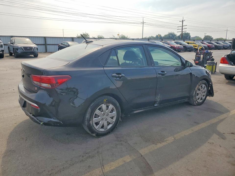 63537796 :رقم المزاد ، 3KPA24AD5ME422799 vin ، 2021 Kia Rio مزاد بيع