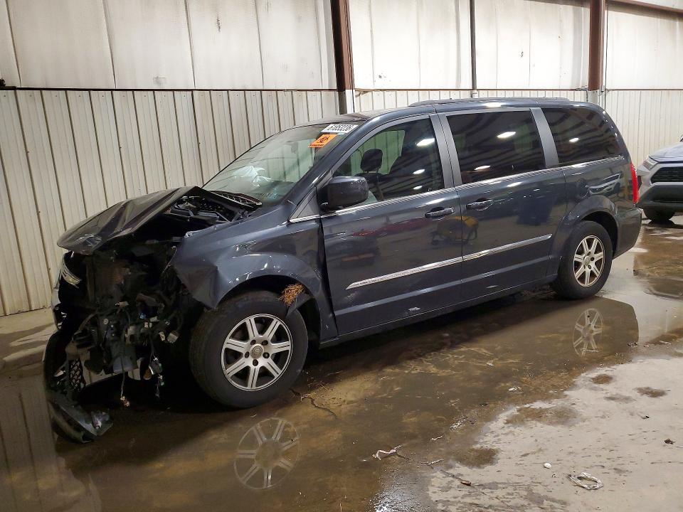 61853236 :رقم المزاد ، 2A4RR5DG3BR647223 vin ، 2011 Chrysler Town & Country مزاد بيع