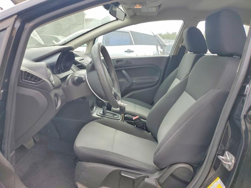 60127976 :رقم المزاد ، 3FADP4AJ8FM195921 vin ، 2015 Ford Fiesta مزاد بيع