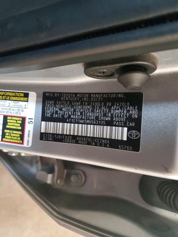 58745196 :رقم المزاد ، 4T1C11AK5MU563135 vin ، 2021 Toyota Camry مزاد بيع