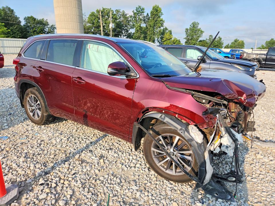 2017 Toyota Highlander მანქანა იყიდება აუქციონზე, vin: 5TDJZRFH2HS384822, აუქციონის ნომერი: 62872466