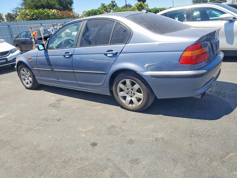 62812156 :رقم المزاد ، WBAEU33434PR07930 vin ، 2004 Bmw 325 مزاد بيع