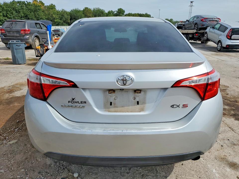 62516186 :رقم المزاد ، 5YFBURHEXFP215496 vin ، 2015 Toyota Corolla مزاد بيع