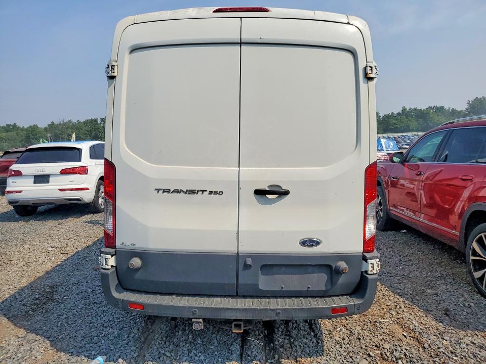 2017 Ford Transit მანქანა იყიდება აუქციონზე, vin: 1FTYR2CM7HKA28753, აუქციონის ნომერი: 64414506