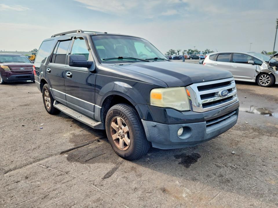 61686976 :رقم المزاد ، 1FMJU1F54BEF34296 vin ، 2011 Ford Expedition مزاد بيع