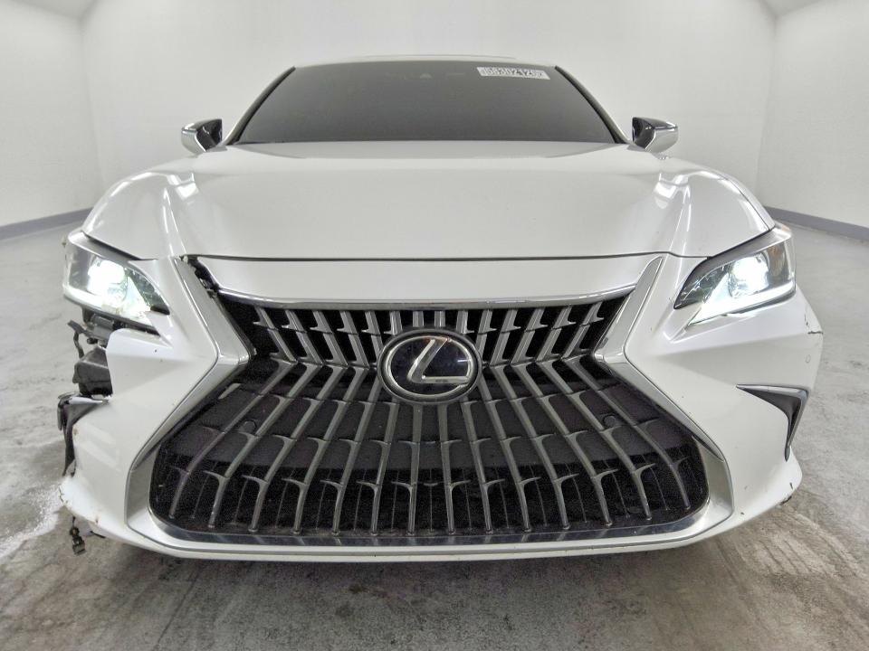 2025 Lexus Es 300h მანქანა იყიდება აუქციონზე, vin: 58ADA1C10SU067397, აუქციონის ნომერი: 58302126