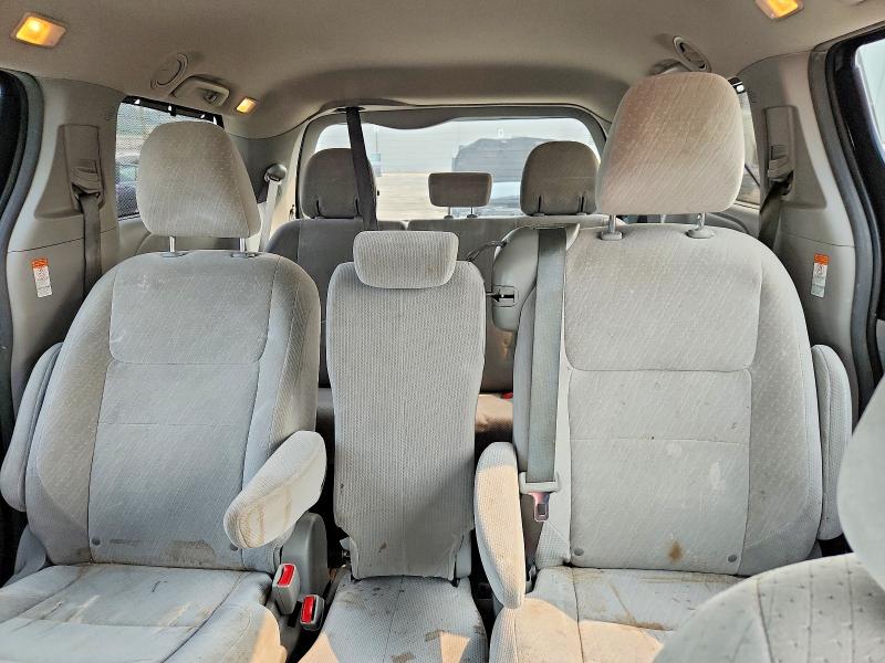 61793976 :رقم المزاد ، 5TDKZ3DC3HS822658 vin ، 2017 Toyota Sienna مزاد بيع