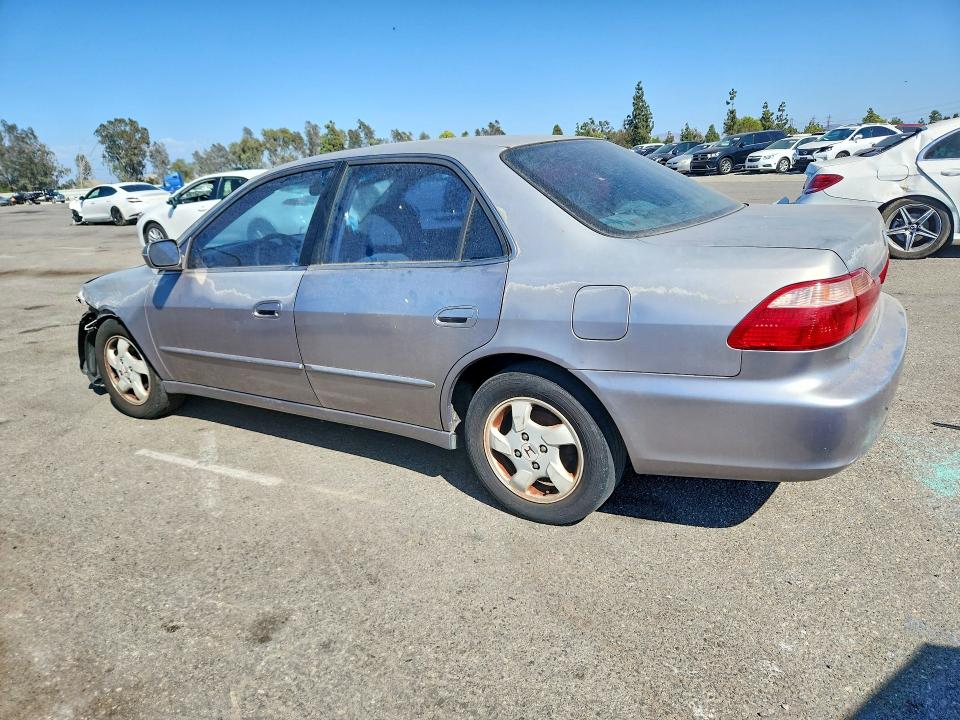 Продажа на аукционе авто 2000 Honda Accord, vin: 1HGCG6672YA077587, номер лота: 61920886