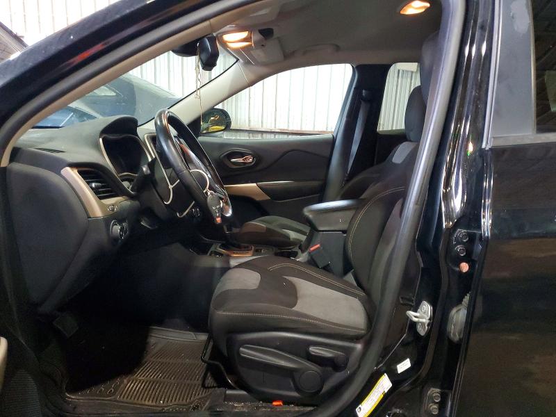 60852506 :رقم المزاد ، 1C4PJLCB7JD557458 vin ، 2018 Jeep Cherokee مزاد بيع