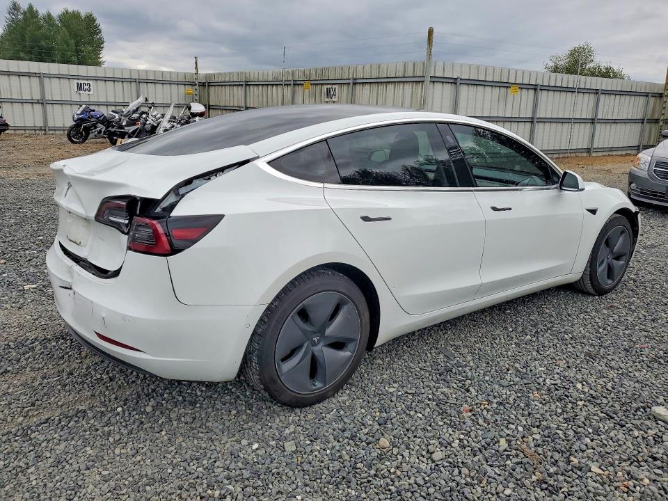 Продажа на аукционе авто 2018 Tesla Model 3, vin: 5YJ3E1EA9JF062439, номер лота: 61696536