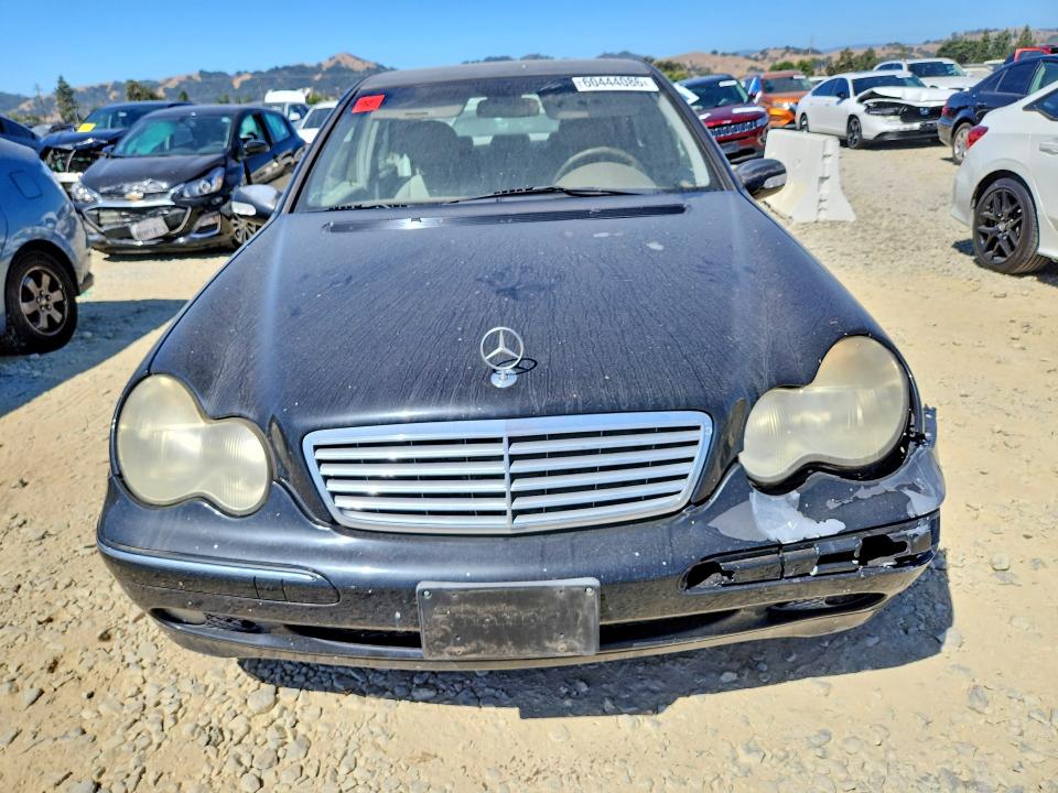 60444086 :رقم المزاد ، WDBRF84J53F438620 vin ، 2003 Mercedes-benz C مزاد بيع