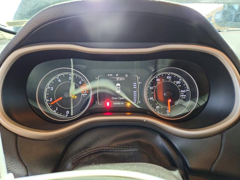 59324236 :رقم المزاد ، 1C4PJLCB3JD611421 vin ، 2018 Jeep Cherokee مزاد بيع