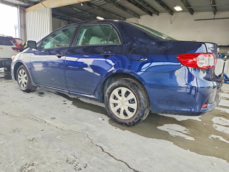 60677386 :رقم المزاد ، 2T1BU4EEXBC687490 vin ، 2011 Toyota Corolla مزاد بيع