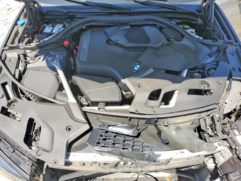 61993616 :رقم المزاد ، WBA13BJ09NCJ42744 vin ، 2022 Bmw 530 مزاد بيع