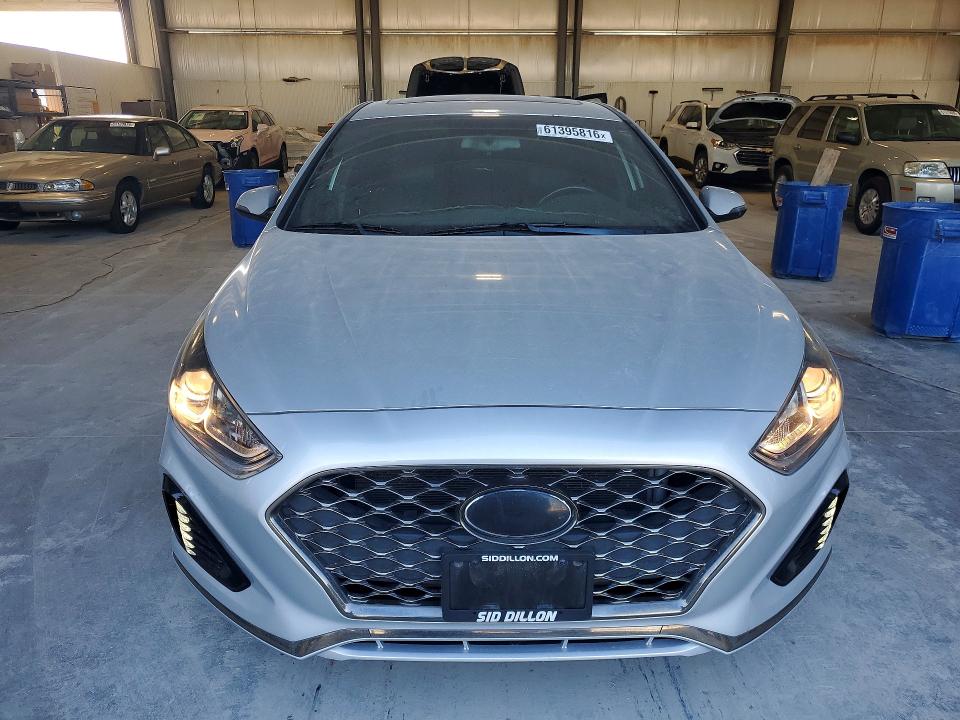 2018 Hyundai Sonata მანქანა იყიდება აუქციონზე, vin: 5NPE34AF2JH712392, აუქციონის ნომერი: 61395816