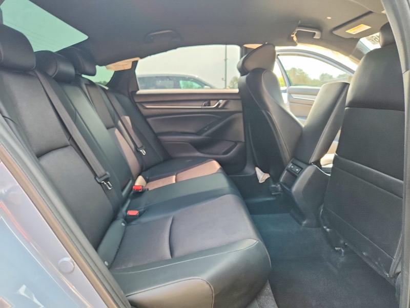 62528546 :رقم المزاد ، 1HGCV1F36NA112777 vin ، 2022 Honda Accord مزاد بيع
