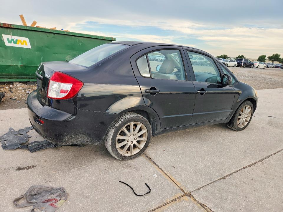 60741486 :رقم المزاد ، JS2YC5A21B6303012 vin ، 2011 Suzuki Sx4 مزاد بيع
