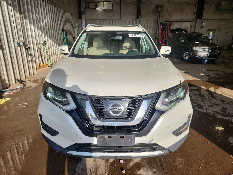 2017 Nissan Rogue მანქანა იყიდება აუქციონზე, vin: JN8AT2MVXHW277099, აუქციონის ნომერი: 95587355