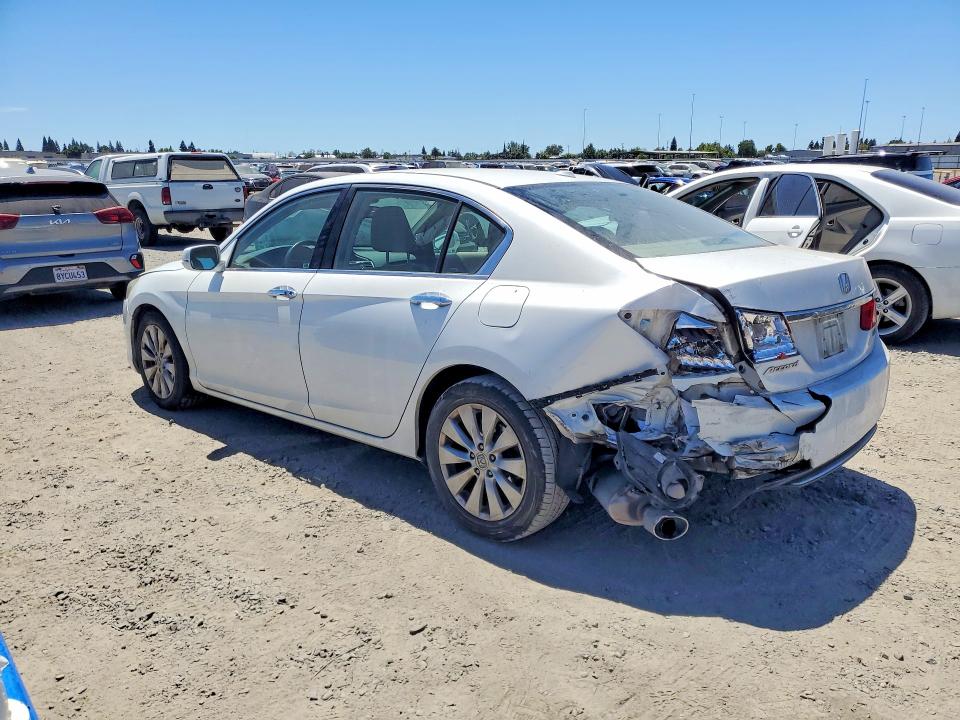 62669946 :رقم المزاد ، 1HGCR3F83FA017980 vin ، 2015 Honda Accord مزاد بيع